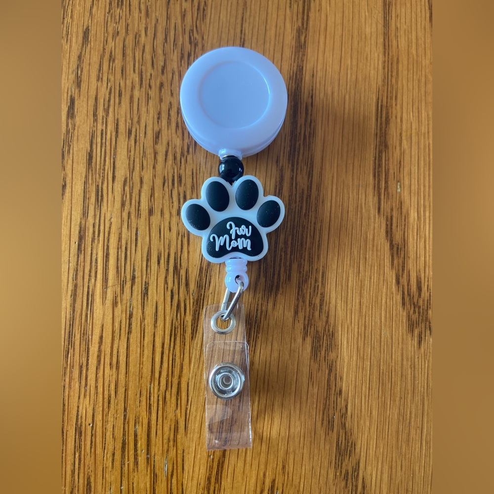 Fur Mom Black Paw Print with Black Pearl Bead Badge Reel